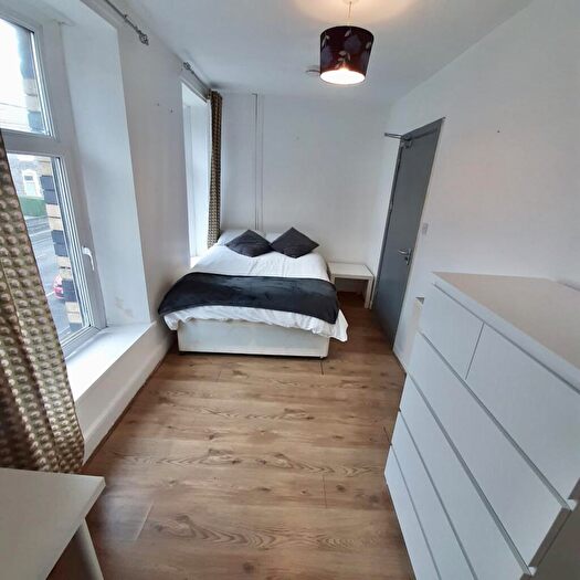 5 Bedroom House To Rent In Norfolk Street, Mount Pleasant, Swansea, SA1