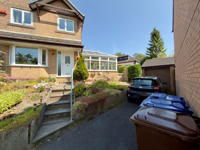 3 Bedroom Detached House For Sale In Rochester Drive, Burnley, BB10