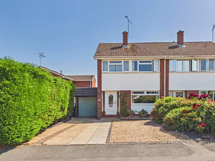 3 Bedroom Semi-Detached House For Sale In Oat Hill Road, Towcester, NN12