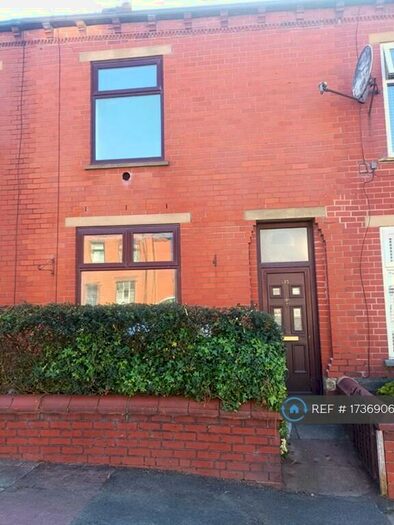 2 Bedroom Terraced House To Rent In Rochdale Road, Royton, Oldham, OL2