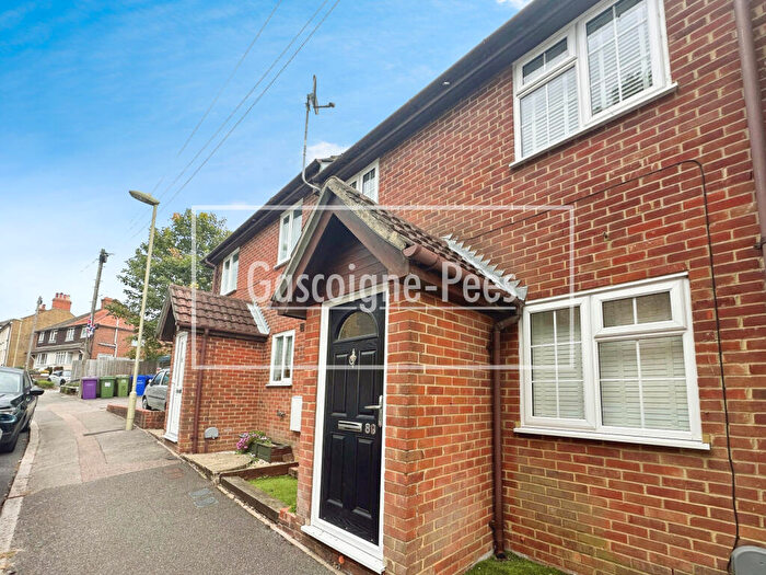 2 Bedroom House To Rent In Alexandra Road, GU11