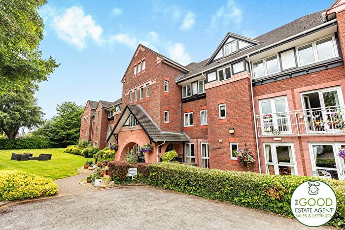 2 Bedroom Flat For Sale In Queen Anne Court Macclesfield Road, Wilmslow, SK9