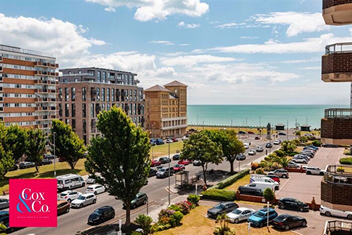 2 Bedroom Flat For Sale In Grand Avenue, Hove, BN3
