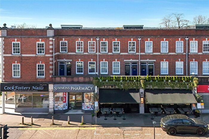 2 Bedroom Flat For Sale In Cockfosters Road, Barnet, EN4