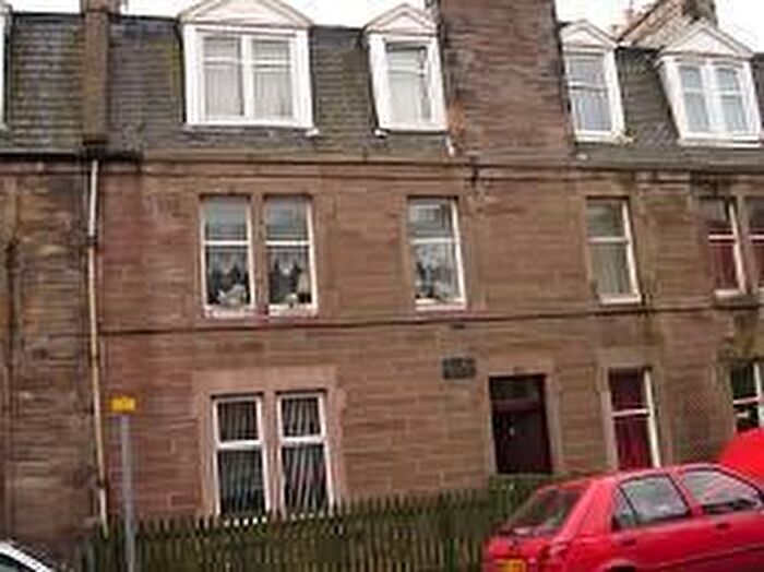 2 Bedroom Flat To Rent In Second Floor Right Perth, PH1