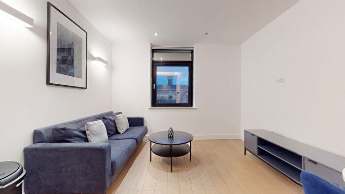 1 Bedroom Flat To Rent In New Horizons Court, Brentford, TW8