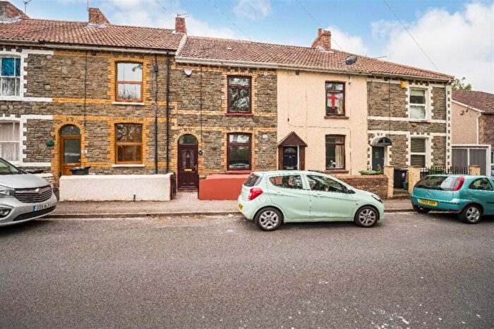 3 Bedroom Terraced House To Rent In Bedroom Terraced House In Woodside Road, Bristol, BS15