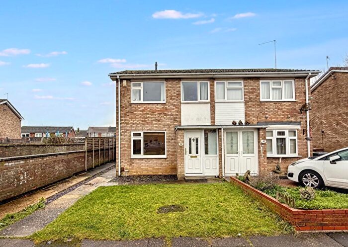 2 Bedroom Semi Detached House For Sale In Watt Close, Paston, Peterborough, PE4