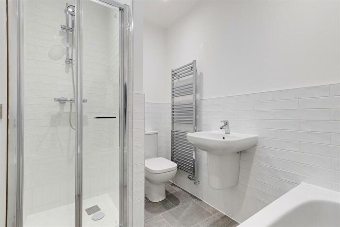 4 Bedroom Detached House For Sale In Meadow Croft Gardens, Hucknall, Nottinghamshire, NG15