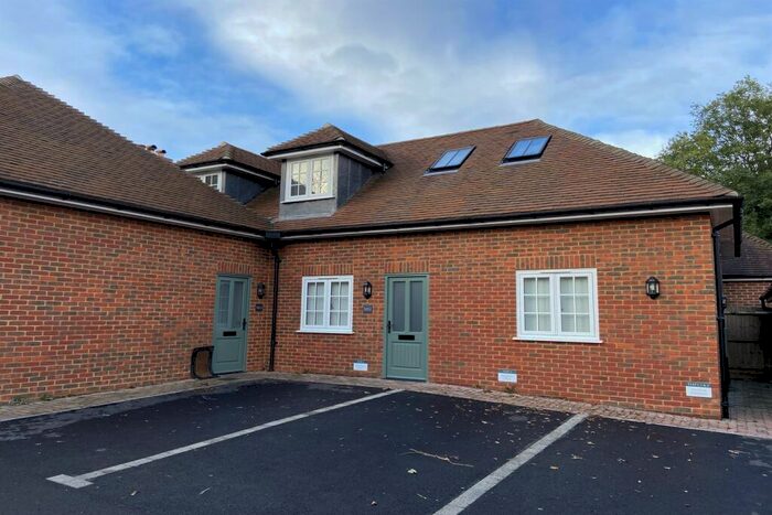 1 Bedroom Apartment To Rent In Oakley, Hampshire, RG23