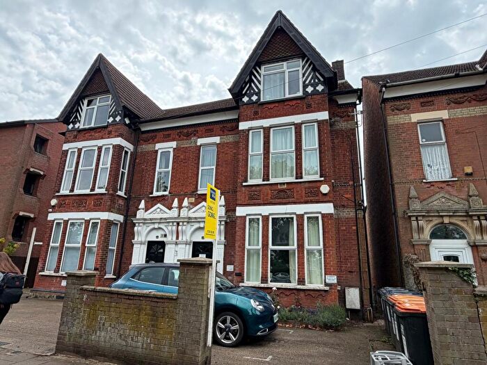 1 Bedroom Apartment To Rent In Clapham Road, Bedford, MK41
