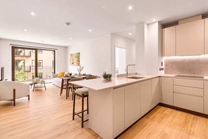 2 Bedroom Flat To Rent In Greenford, UB6