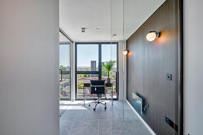 2 Bedroom Apartment To Rent In A Spinners Way, Manchester, M15