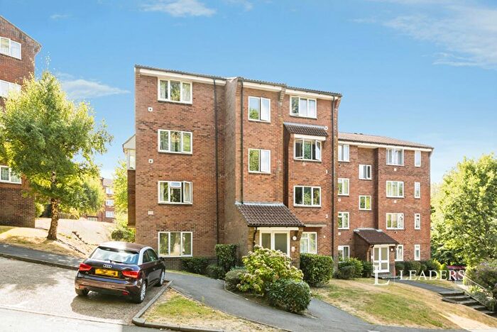 1 Bedroom Flat To Rent In St. Leonards Park, East Grinstead, RH19
