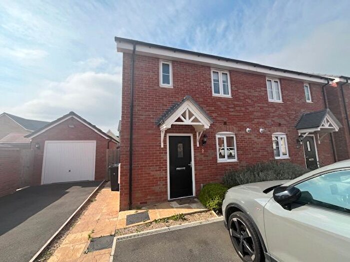 2 Bedroom Property To Rent In Sunningdale Drive, Corby, NN17