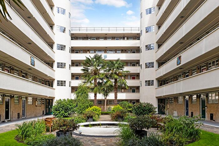 3 Bedroom Flat For Sale In Lichfield Court, Sheen Road, TW9