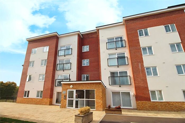 2 Bedroom Flat To Rent In Harrow Close, Bedford, Bedfordshire, MK42