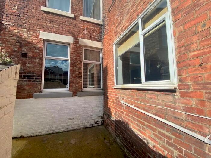 2 Bedroom Flat For Sale In St. Johns Terrace, Percy Main, North Shields