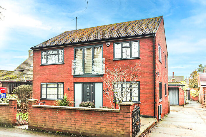 4 Bedroom Detached House For Sale In Cross Road, Wellingborough, NN8