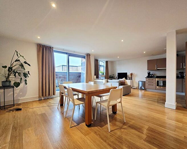 2 Bedroom Flat To Rent In Bell Yard Mews, Bermondsey Street, SE1