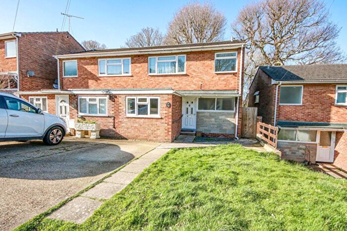 3 Bedroom Semi Detached House For Sale In Kesteven Way, Bitterne, SO18