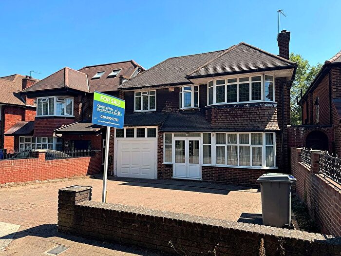 6 Bedroom Detached House For Sale In Salmon Street, Wembley Park, NW9