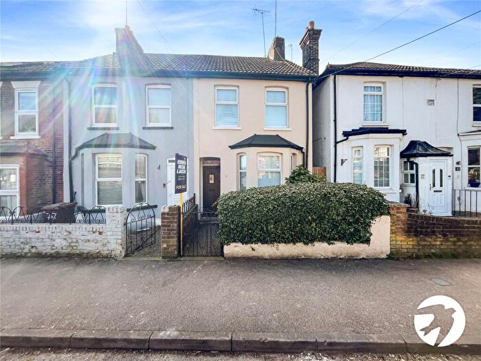 3 Bedroom End Of Terrace House For Sale In Bush Road, Cuxton, Rochester, Kent, ME2