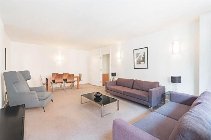 3 Bedroom Flat To Rent In Weymouth Street, London, W1W