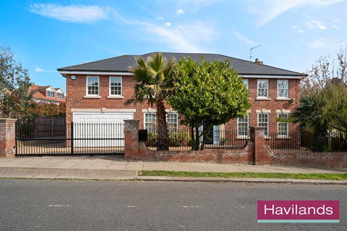 6 Bedroom Detached House To Rent In Downes Court, London, N21