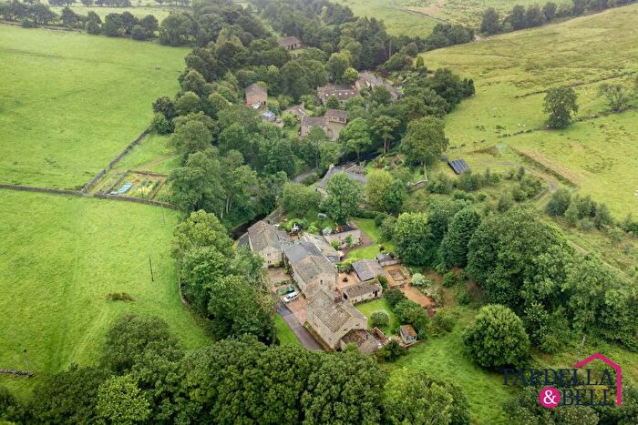 4 Bedroom Barn Conversion For Sale In Wycoller Road, Wycoller, BB8