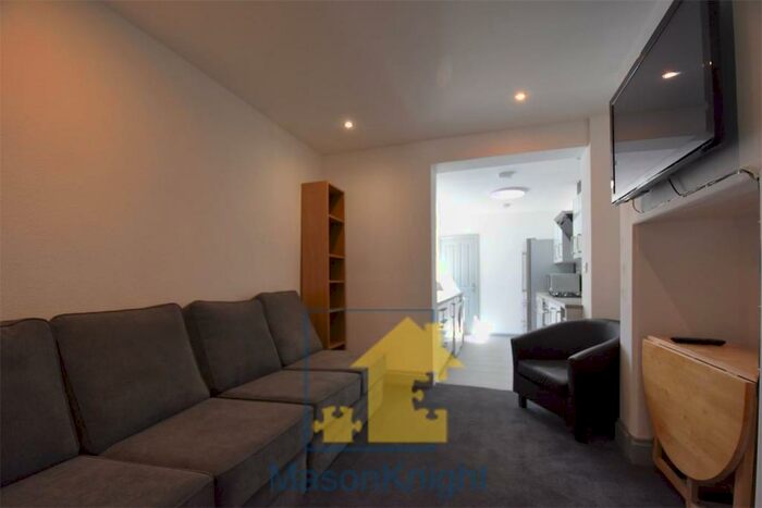 5 Bedroom End Of Terrace House To Rent In / Academic Year Newly Refurbished Double Bedroom Bathroom House On Derry Avenue, Mutley, Plymouth, Free Ultr, PL4