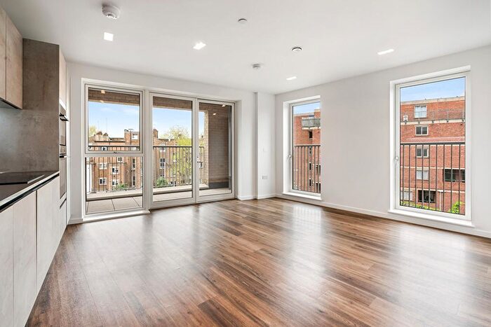 1 Bedroom Flat To Rent In Murchison Gardens, London, W10