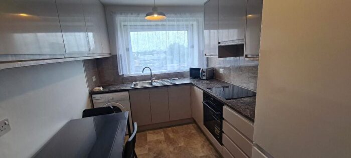 3 Bedroom Flat To Rent In Oxenholme, Harrington Square, London, NW1