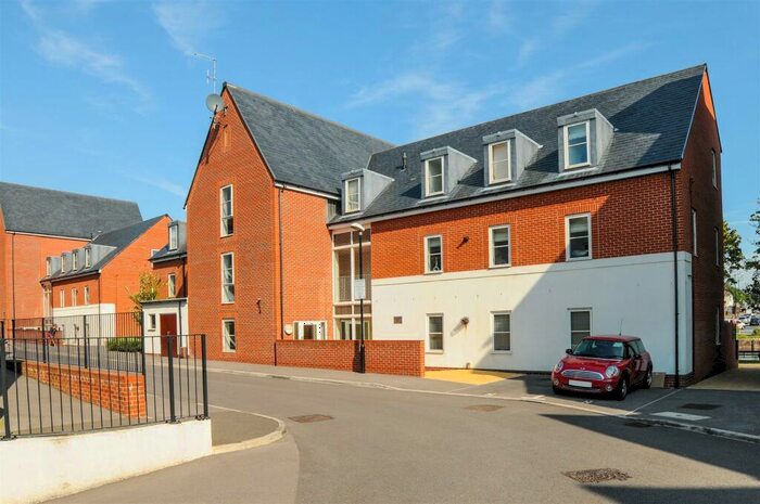 2 Bedroom Flat To Rent In John Rennie Road, Chichester, PO19