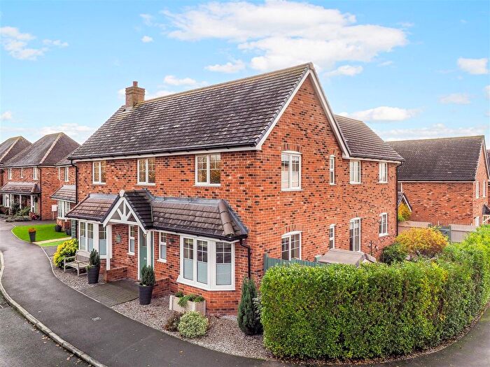 4 Bedroom Detached House For Sale In Tapestry Road, Andover, SP11