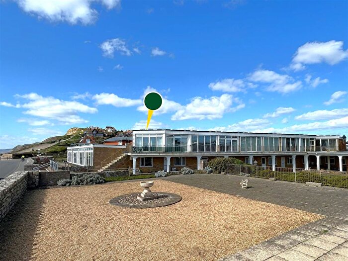 2 Bedroom Flat For Sale In West Bay, Bridport, DT6