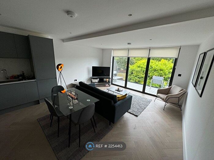 2 Bedroom Flat To Rent In Wimbledon, Wimbledon, London, SW19