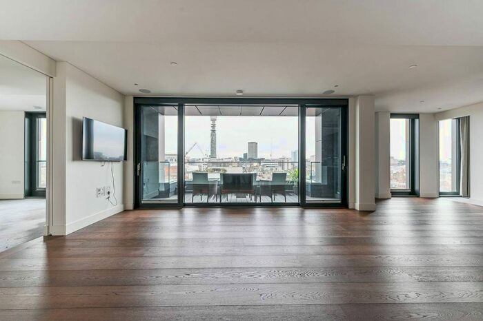 2 Bedroom Flat To Rent In Rathbone Place, Fitzrovia, London, W1T