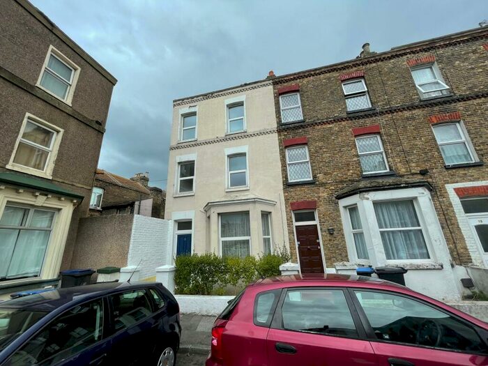1 Bedroom Flat To Rent In Oxford Street, Margate, CT9
