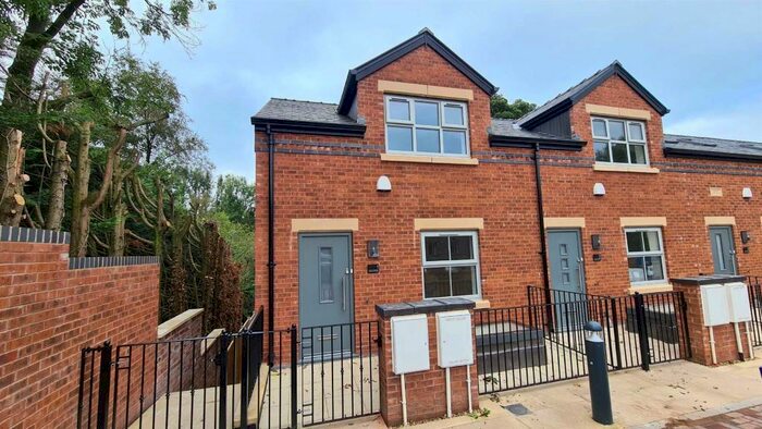 3 Bedroom Town House To Rent In Williams Terrace, Langley Road Langley, Macclesfield, SK11