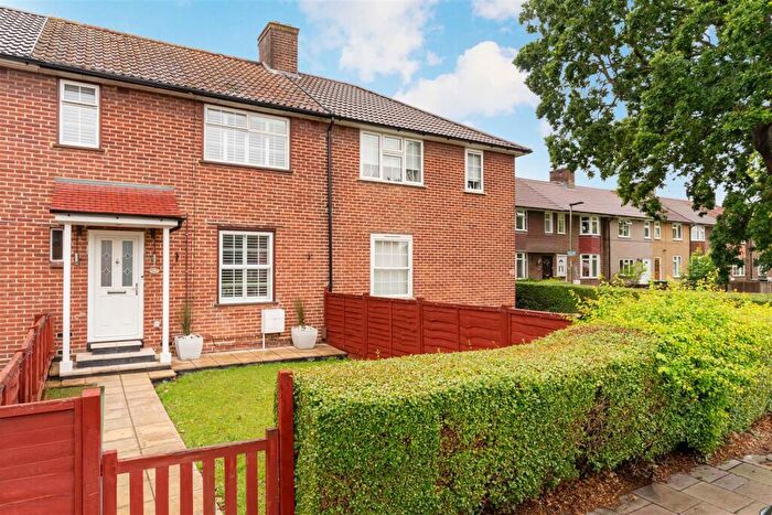 3 Bedroom Terraced House For Sale In Ravensworth Road, London, SE9
