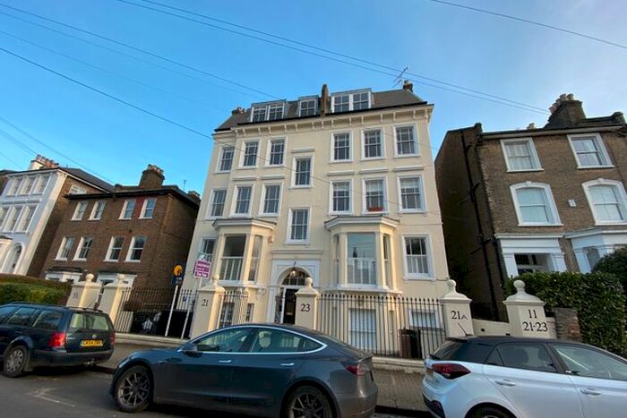 2 Bedroom Flat To Rent In Elsynge Mansions, Battersea, London, SW18