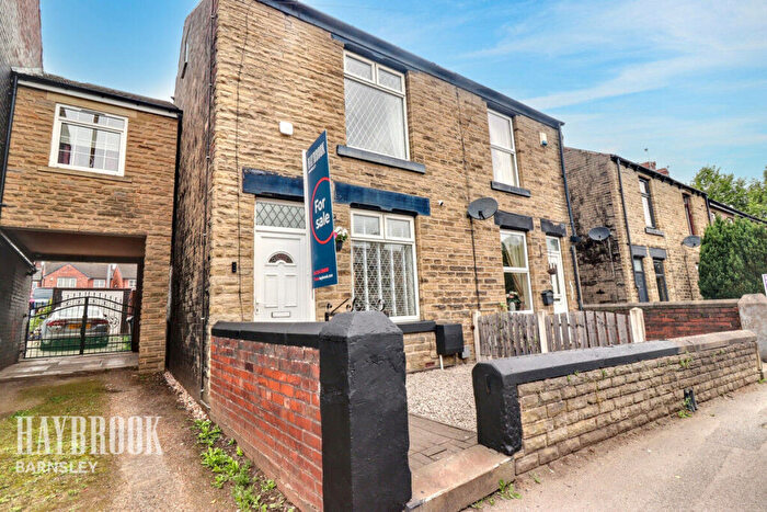 3 Bedroom Semi-Detached House For Sale In Sheffield Road, Birdwell, S70