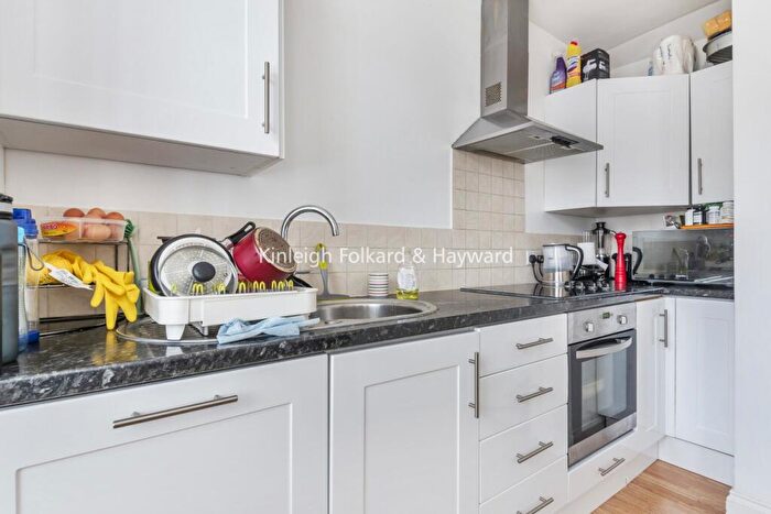 2 Bedroom Flat To Rent In Alexandra Gardens, London, N10