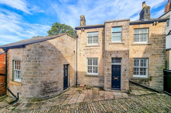 2 Bedroom Property To Rent In Regent Parade, Harrogate, HG1