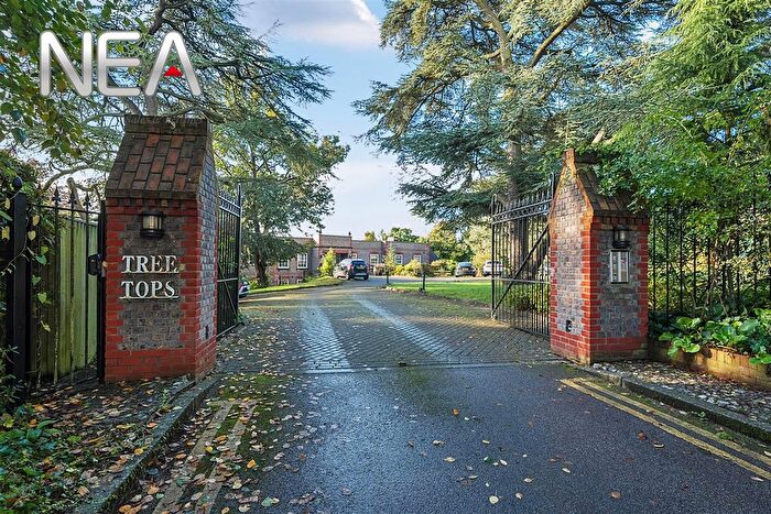 2 Bedroom Flat To Rent In Treetops, Caversham, Reading, RG4