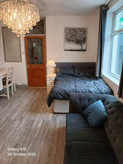 2 Bedroom Flat To Rent In Southfield Road, Middlesbrough, Middlesbrough, TS1