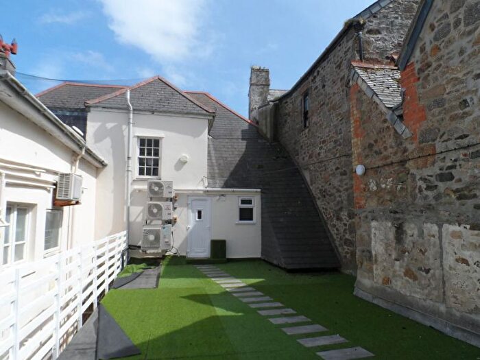 1 Bedroom Flat To Rent In Bread Street, Market Jew Street, TR18