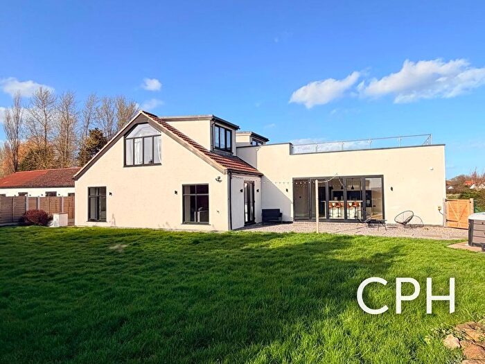 7 Bedroom Property For Sale In Ratten Row, Scarborough, YO12