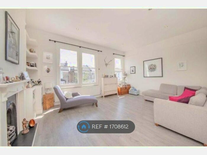 3 Bedroom Maisonette To Rent In Sistova Road, London, SW12